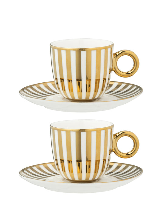 Set van kopjes en ondertasjes