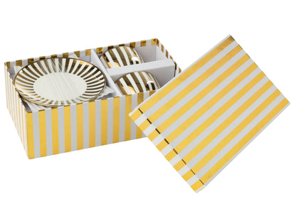 Set van kopjes en ondertasjes