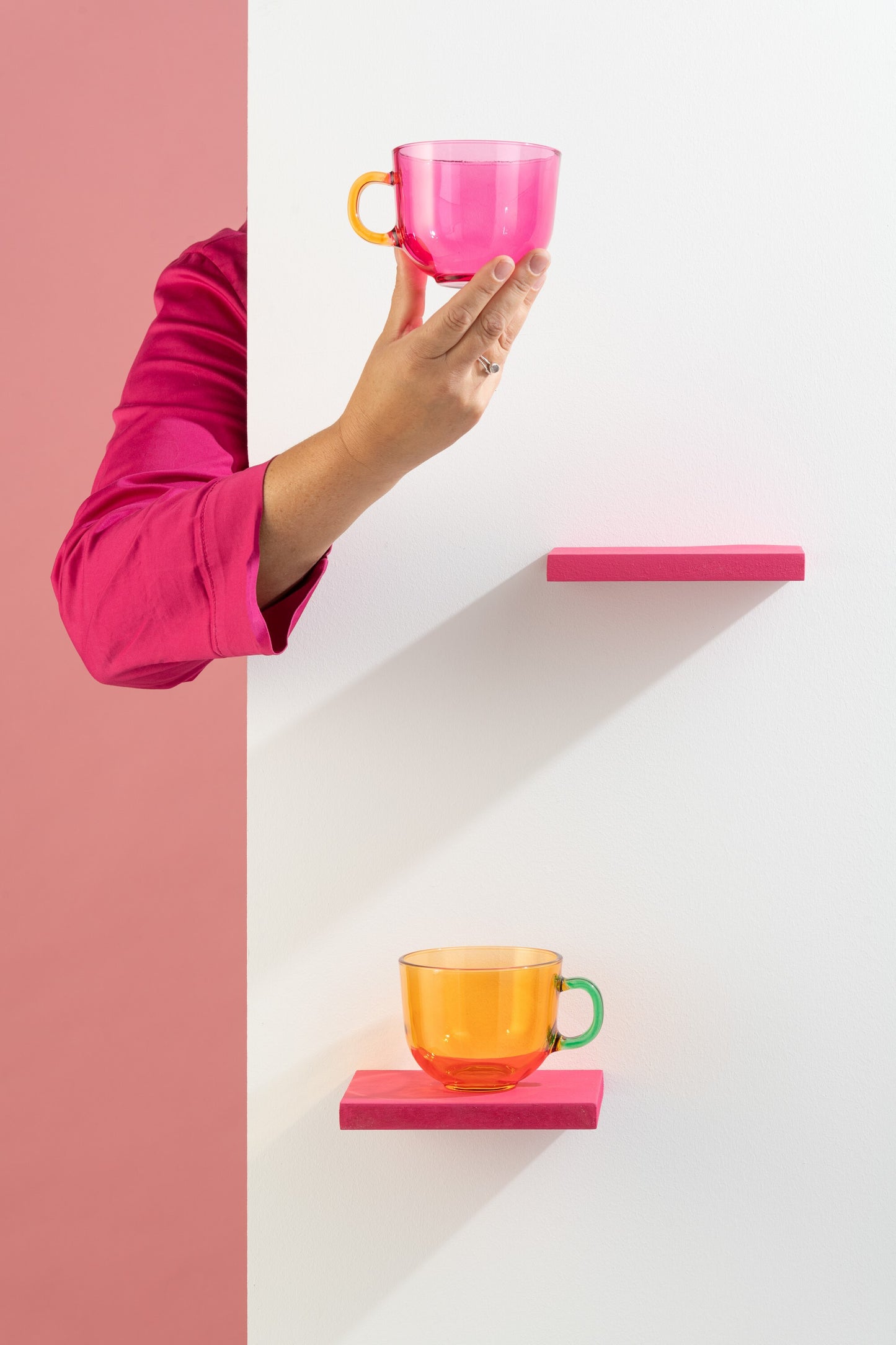 Theekop in gekleurd glas